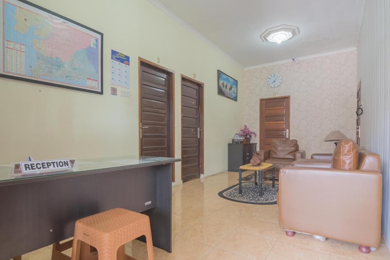 Reddoorz Near Sepinggan Airport Balikpapan 2 Hotel Exterior photo