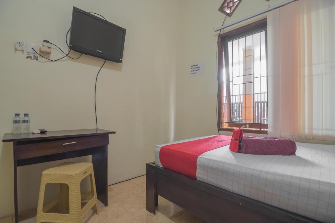Reddoorz Near Sepinggan Airport Balikpapan 2 Hotel Exterior photo