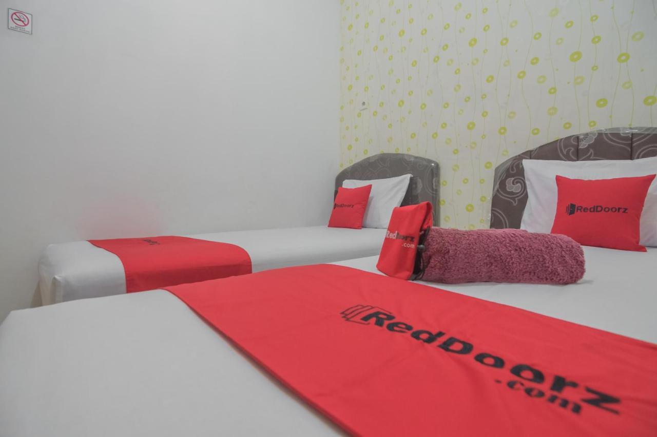 Reddoorz Near Sepinggan Airport Balikpapan 2 Hotel Exterior photo