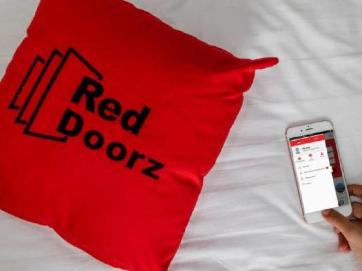Reddoorz Near Sepinggan Airport Balikpapan 2 Hotel Exterior photo